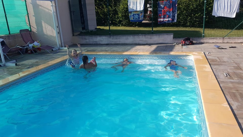 Swimming pool, Swimming pool, children, Family