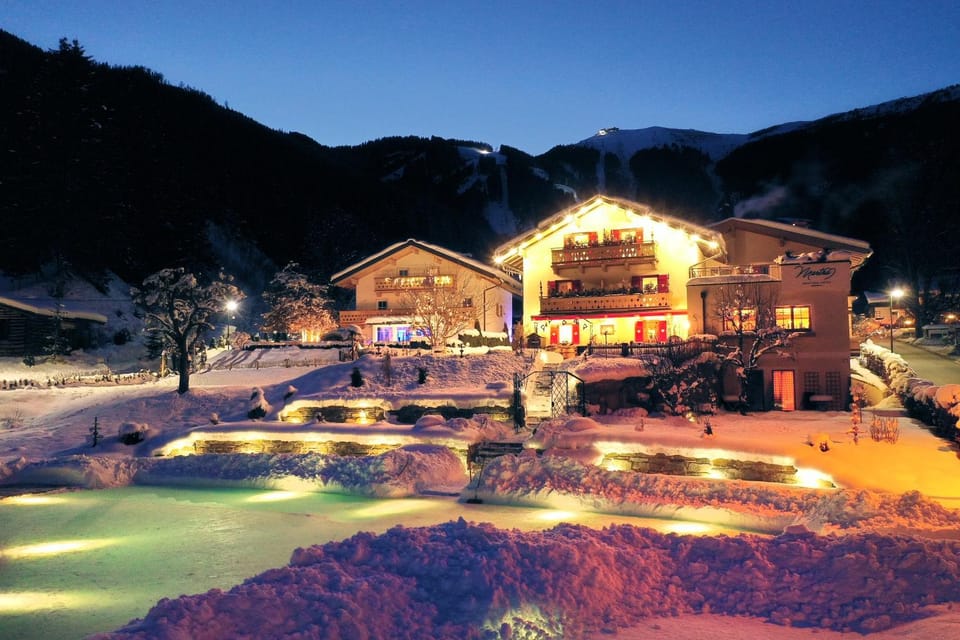 Property building, Restaurant/places to eat, Swimming pool, Breakfast