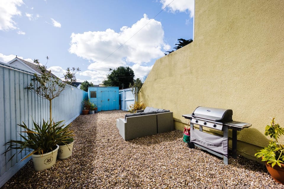 Flat 1 Flint House Tenby - 2 bedroom - garden - dog friendly Apartment in Wales