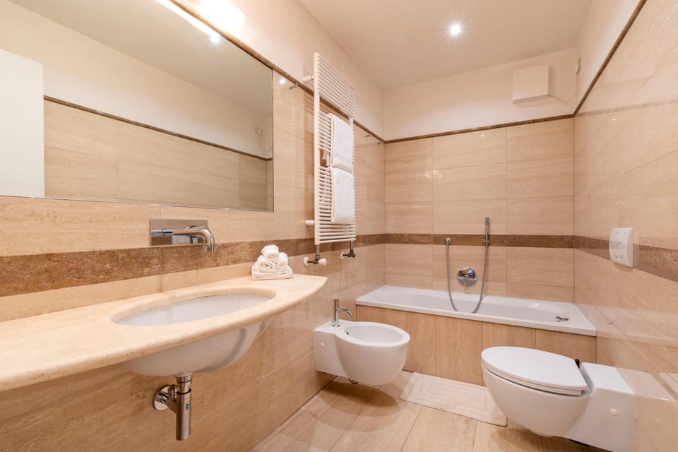 Clock's 2 bedrooms & 2 bathrooms & big terrace Apartment in Lido di Venezia