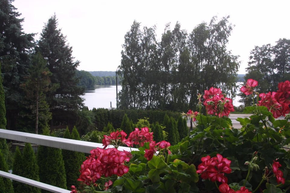 Hotelik Likusy - przy plaży nad jeziorem Ukiel z bezpłatnym prywatnym parkingiem i klimatyzacją Bed and Breakfast in Poland