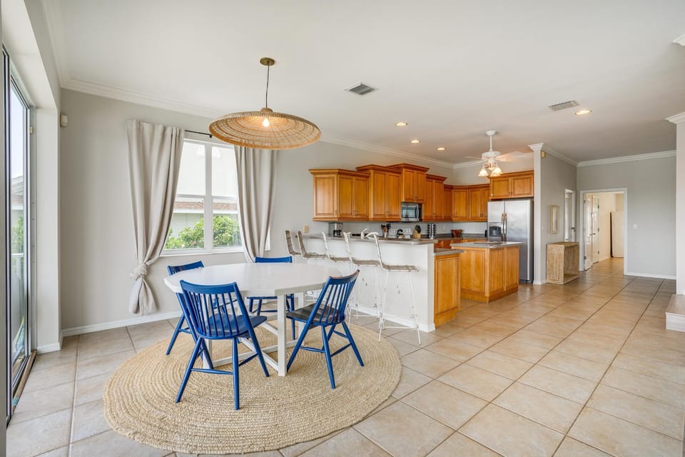 Waterfront Retreat w/ Pool on Caloosahatchee River House in Cape Coral