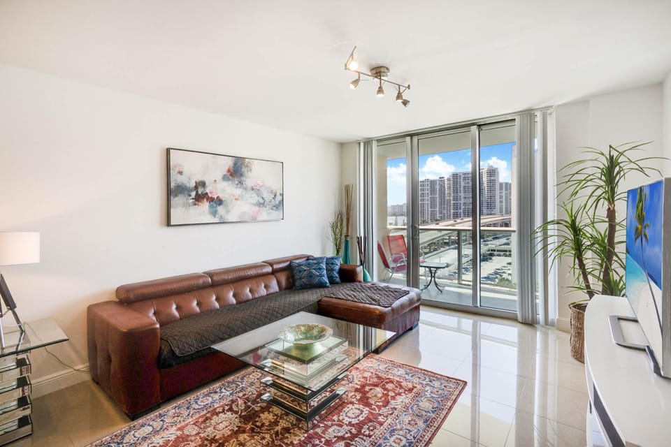 TV and multimedia, Balcony/Terrace, Living room, Seating area, City view