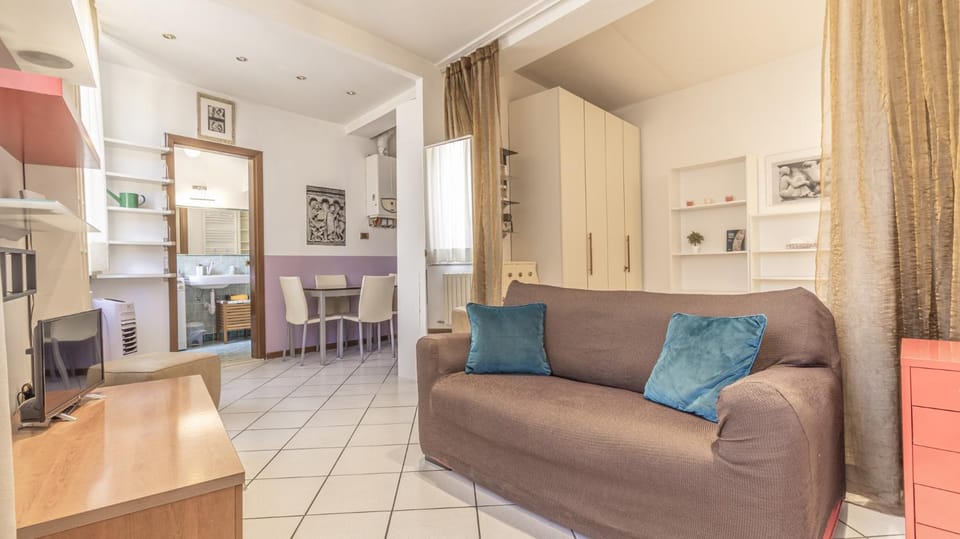Bathroom, TV and multimedia, Living room, Seating area, Dining area, wardrobe