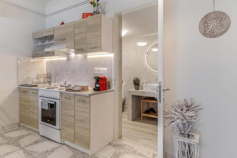 Kitchen or kitchenette, Living room