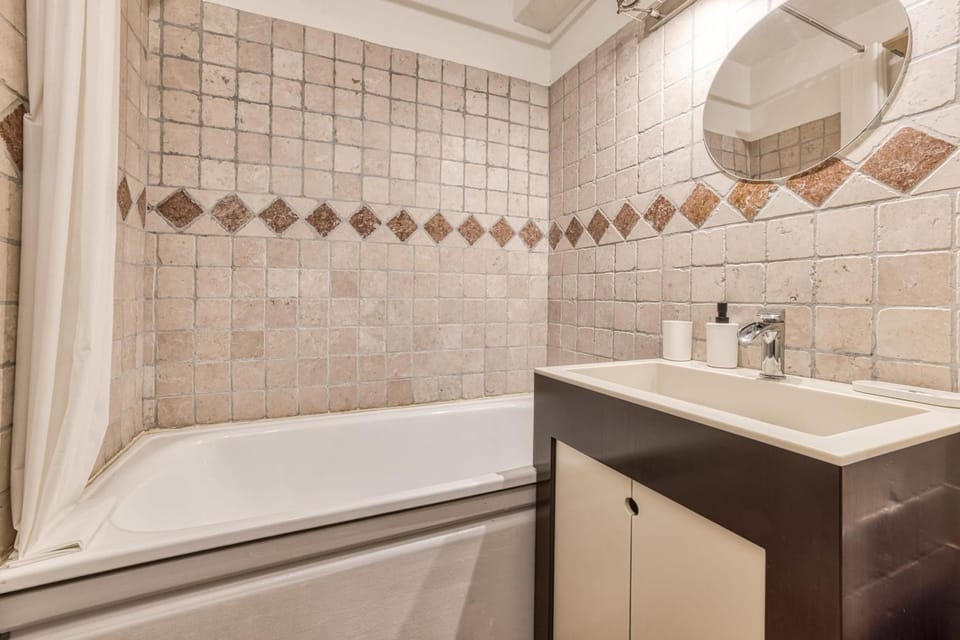 Shower, Bath