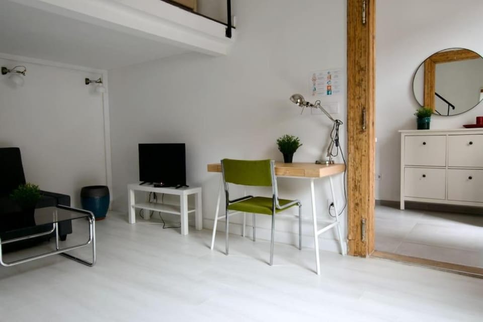 Standard Apartment by Hi5- Tolnai Lajos Apartment Apartment in Budapest