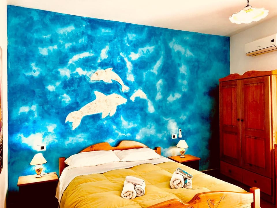Bedroom, Internal: Not applicable to any particular room