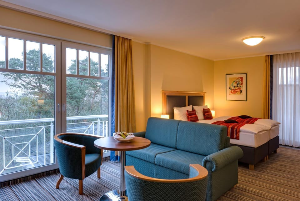 View (from property/room), Living room, Photo of the whole room, Bedroom