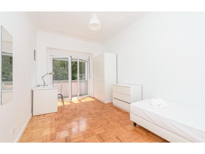HOUZE Family flat in Central Lisbon near Zoo Apartment in Lisbon