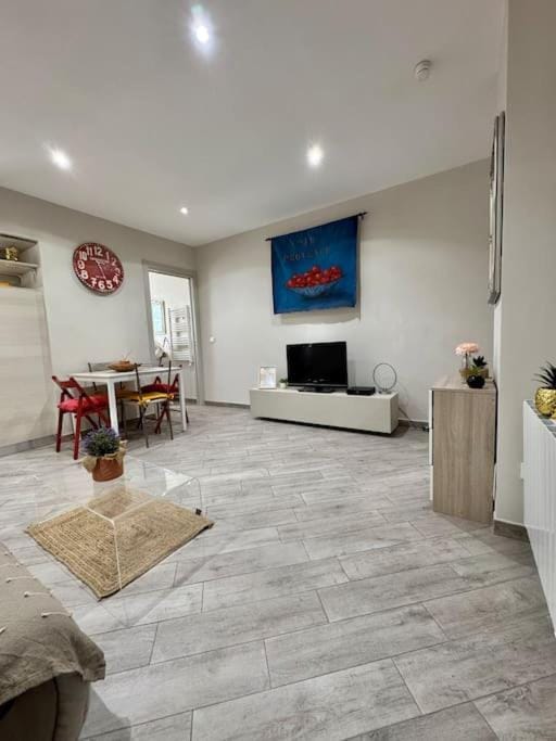 Le Palmero Centre ville, plage, clim Apartment in Menton