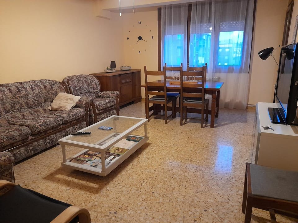 Communal lounge/ TV room