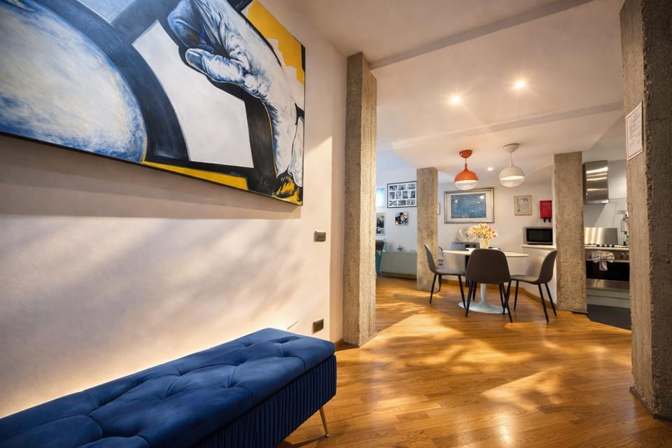 VATICAN GLAMOROUS at Passeggiata del gelsomino - FREE Parking, 4 Guests, Central Rome Apartment in Rome