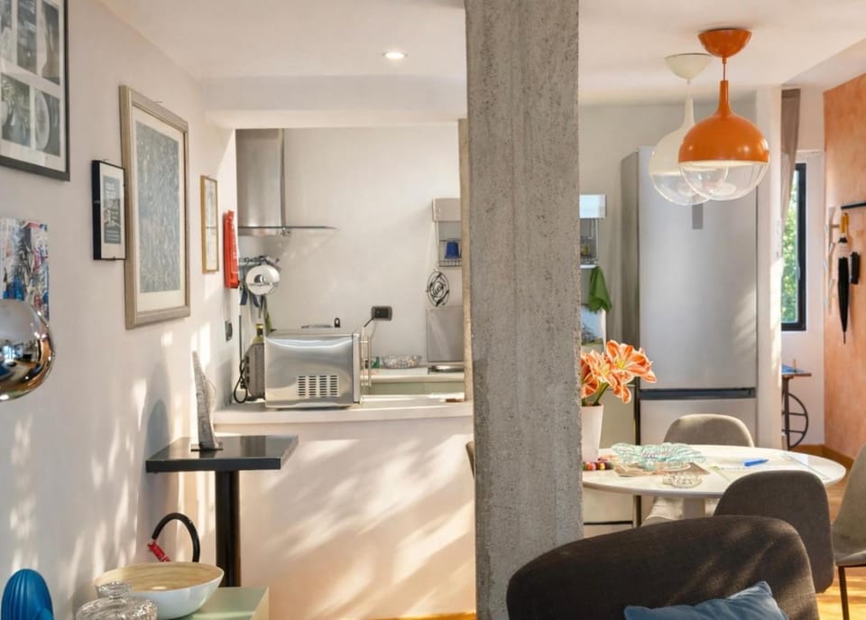 VATICAN GLAMOROUS at Passeggiata del gelsomino - FREE Parking, 4 Guests, Central Rome Apartment in Rome