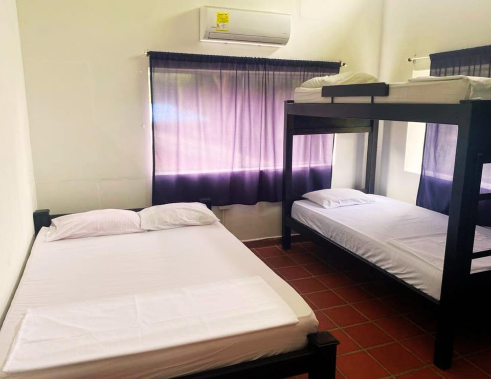 Bedroom, bunk bed, air conditioner