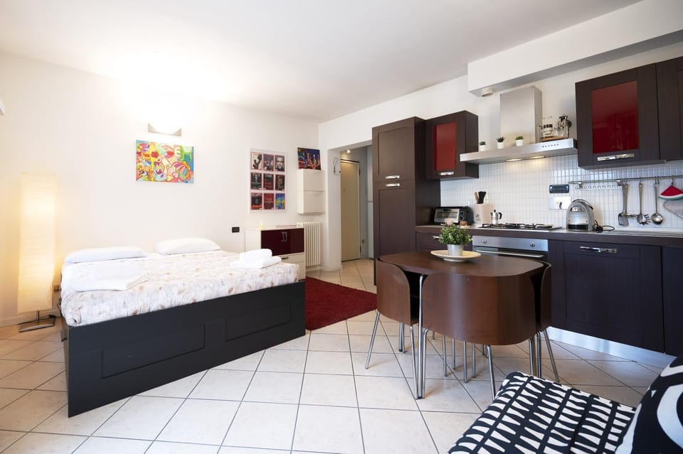 Bed, Kitchen or kitchenette, Living room, Photo of the whole room, Dining area, Bedroom, stove