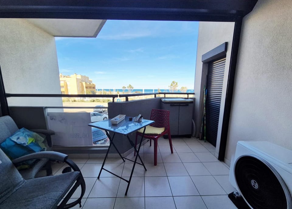 T2 climatisé, vue Mer totale, ascenseur, 2 à 4 pers, parking privé, Wifi fibre, proche des commerces, Kanumera Barcarès Apartment in Le Barcarès