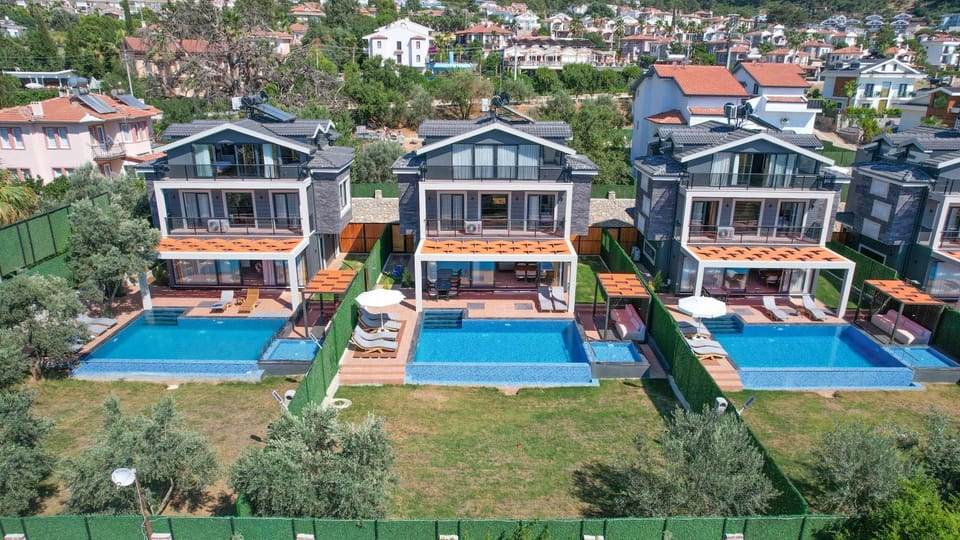 Property building, Garden