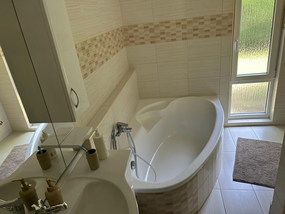 Bathroom, Bath