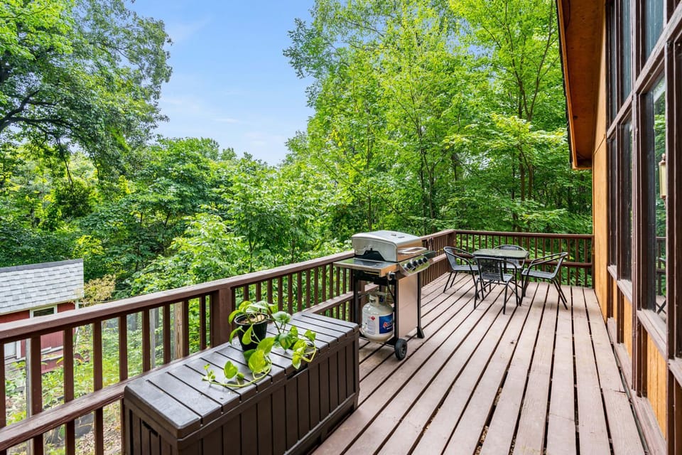 Natural landscape, BBQ facilities, Balcony/Terrace