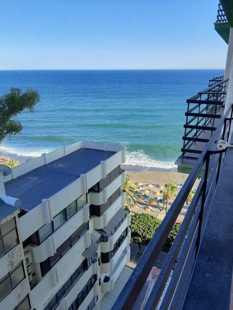 Apartamento en primera línea de playa B Centro de Marbella Apartment in Marbella