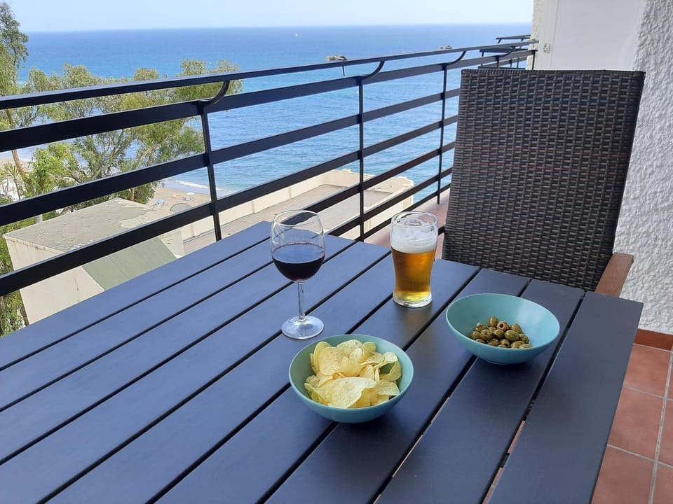 Apartamento en primera línea de playa B Centro de Marbella Apartment in Marbella