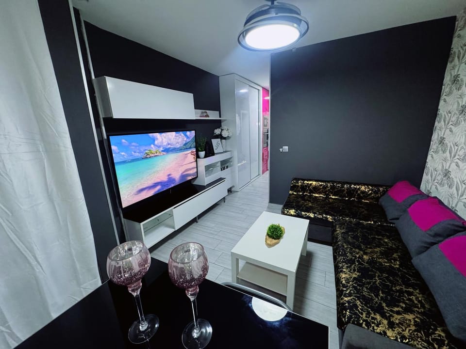 Luxury pink Centro Torremolinos Vistas al mar Apartment in Torremolinos