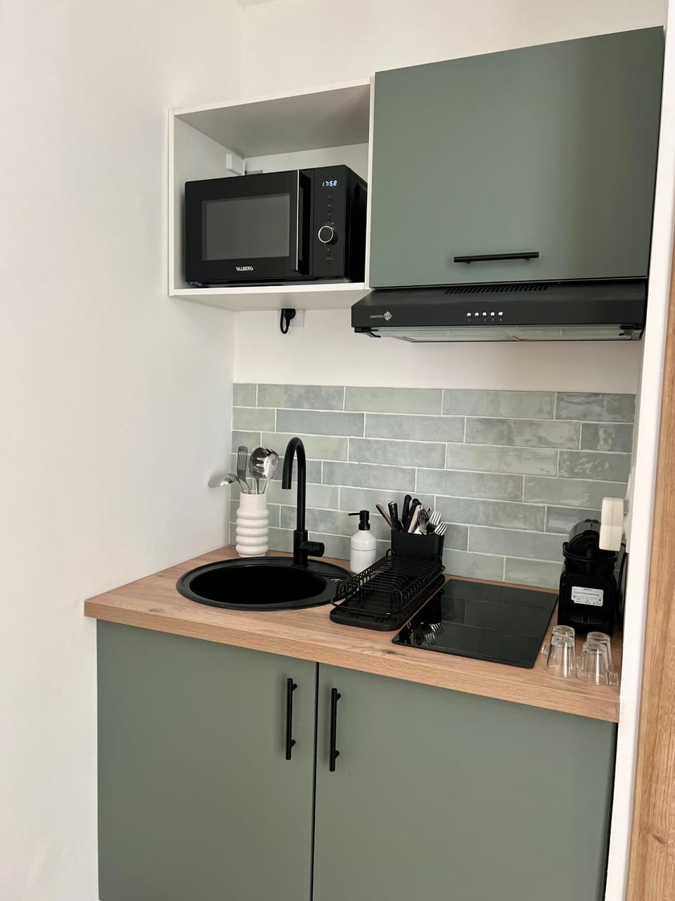 Coffee/tea facilities, Kitchen or kitchenette