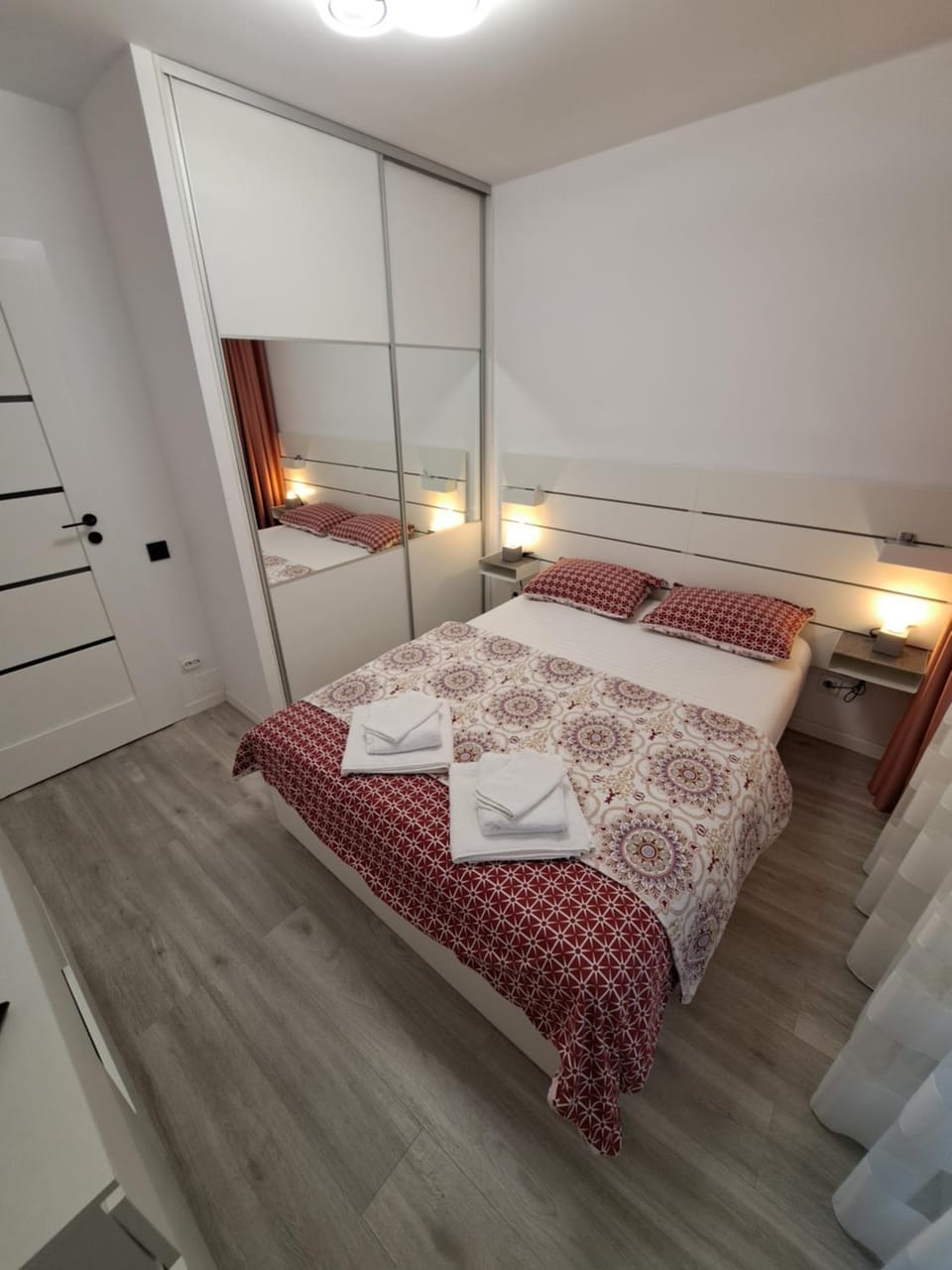Bed, Photo of the whole room, Bedroom, towels, wardrobe
