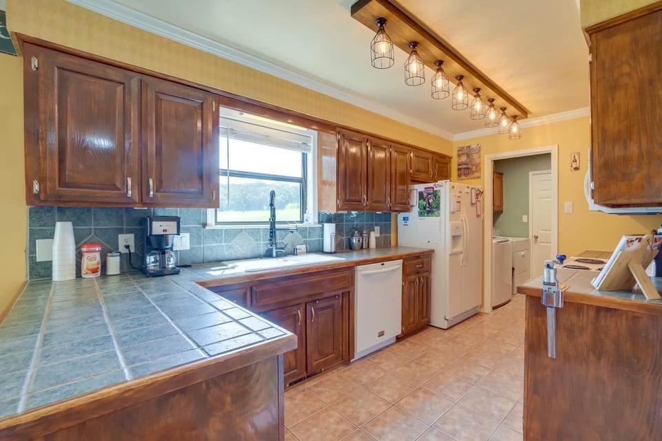 Spacious Arkansas Abode with Balcony and Fire Pit! House in Fort Smith