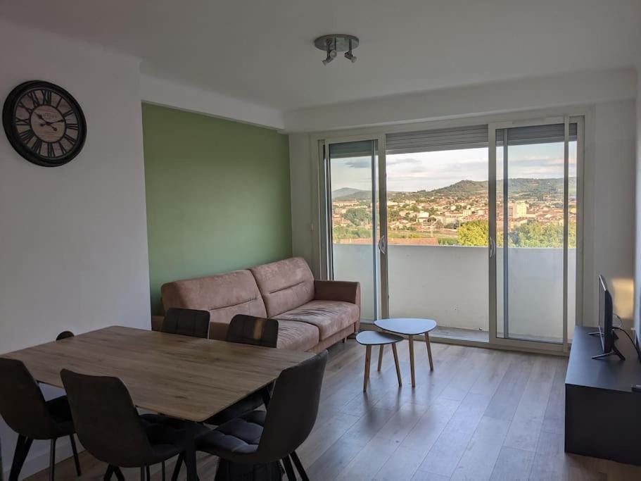 View (from property/room), Balcony/Terrace, Living room, Seating area, Dining area