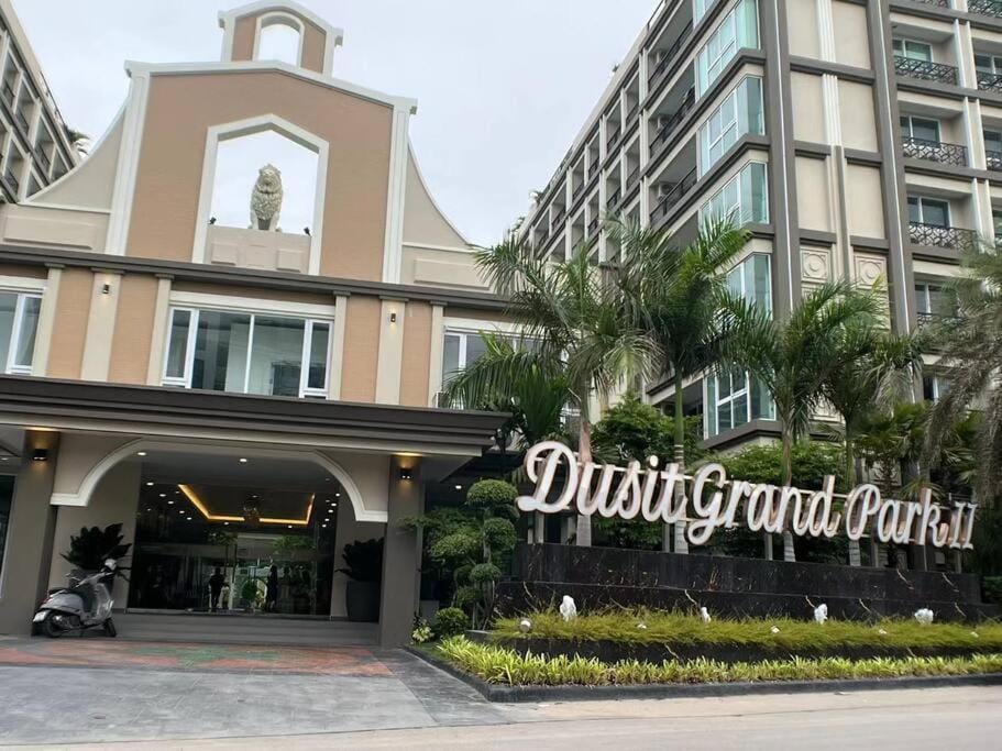 Dusit grand park 2 全新公寓C412A 景观阳台 水景泳池 Apartment in Pattaya City