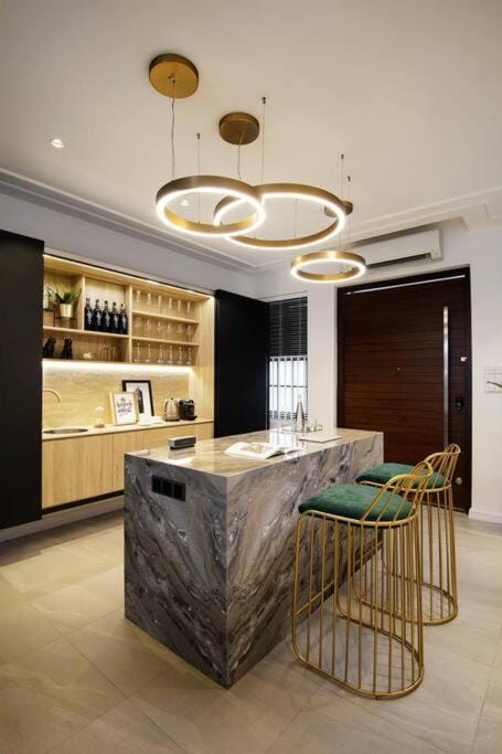 Coffee/tea facilities, Lounge or bar