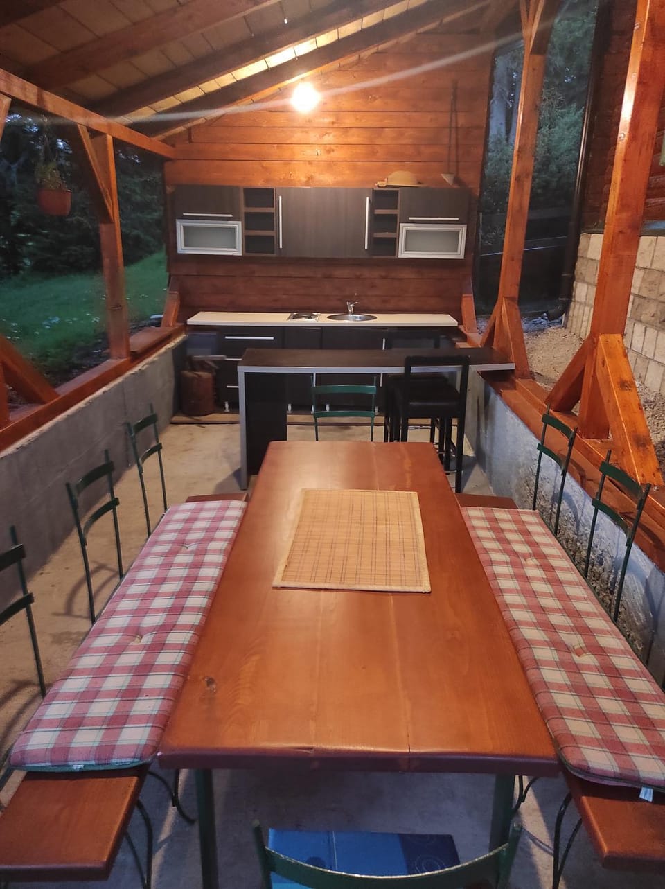 BBQ facilities, Dining area, kitchen