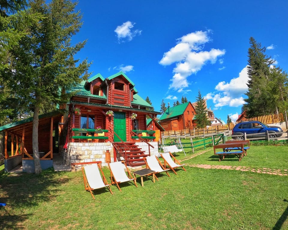 Property building, Day, Natural landscape, Garden, Garden view, Parking, sunbed