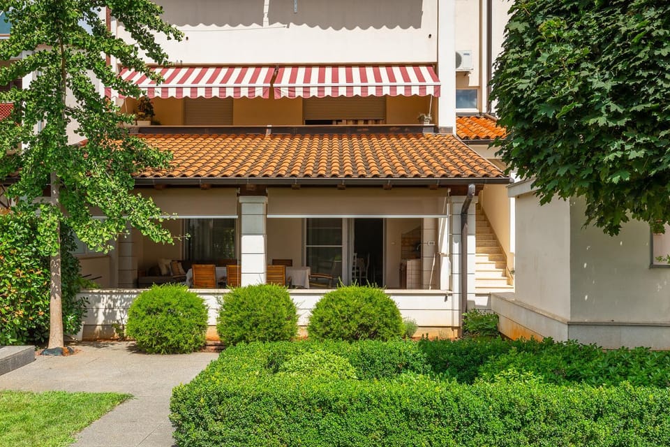 Property building, Day