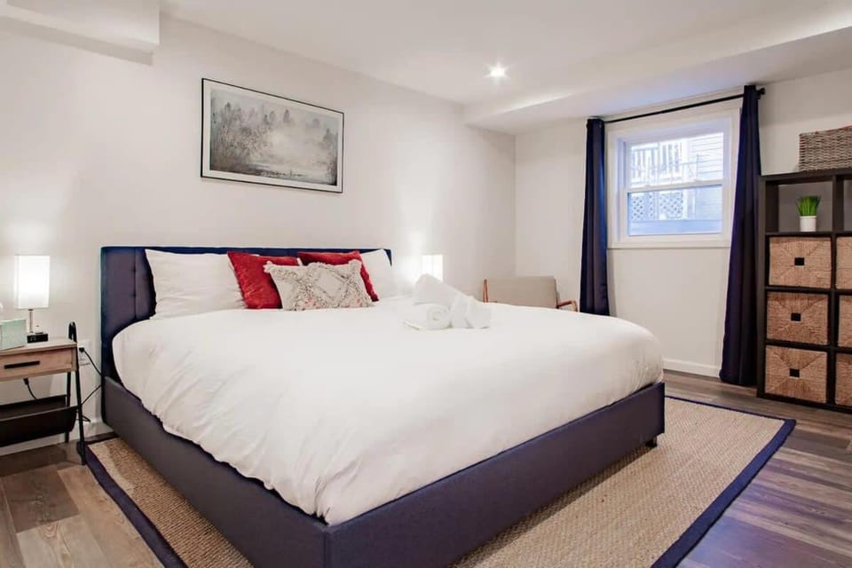 Fantastic Falls Church HomeBase for DC area travel Apartment in Falls Church