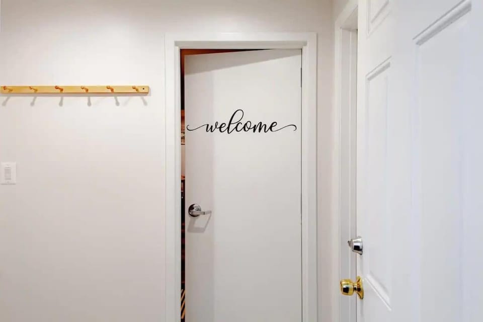 Fantastic Falls Church HomeBase for DC area travel Apartment in Falls Church