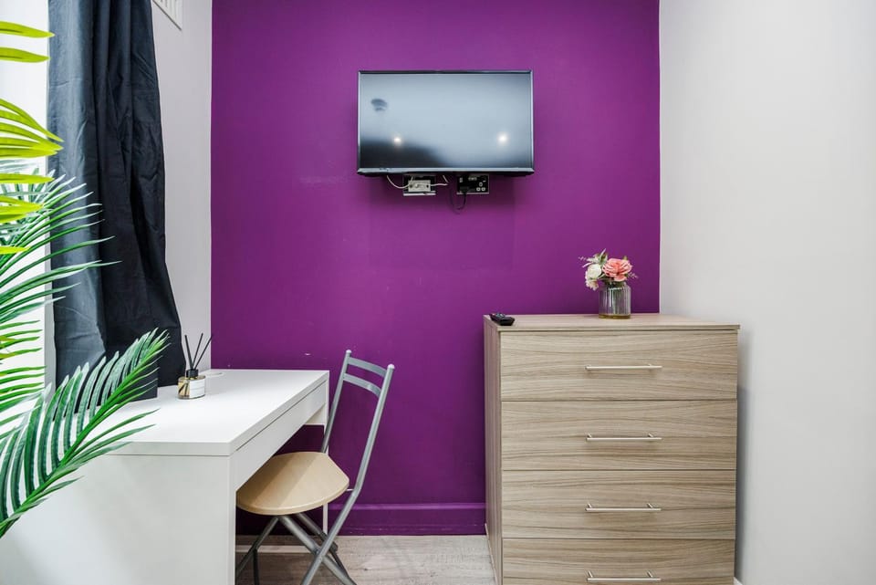 TV and multimedia, View (from property/room), Business facilities, Decorative detail, Seating area