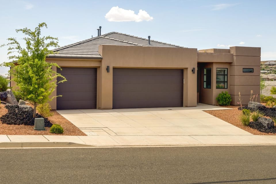 Washington Home with Pool Access about 32 Mi to Zion NP! House in Washington