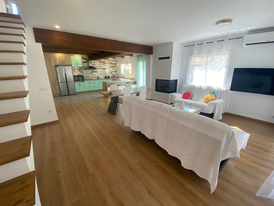 Communal lounge/ TV room, TV and multimedia