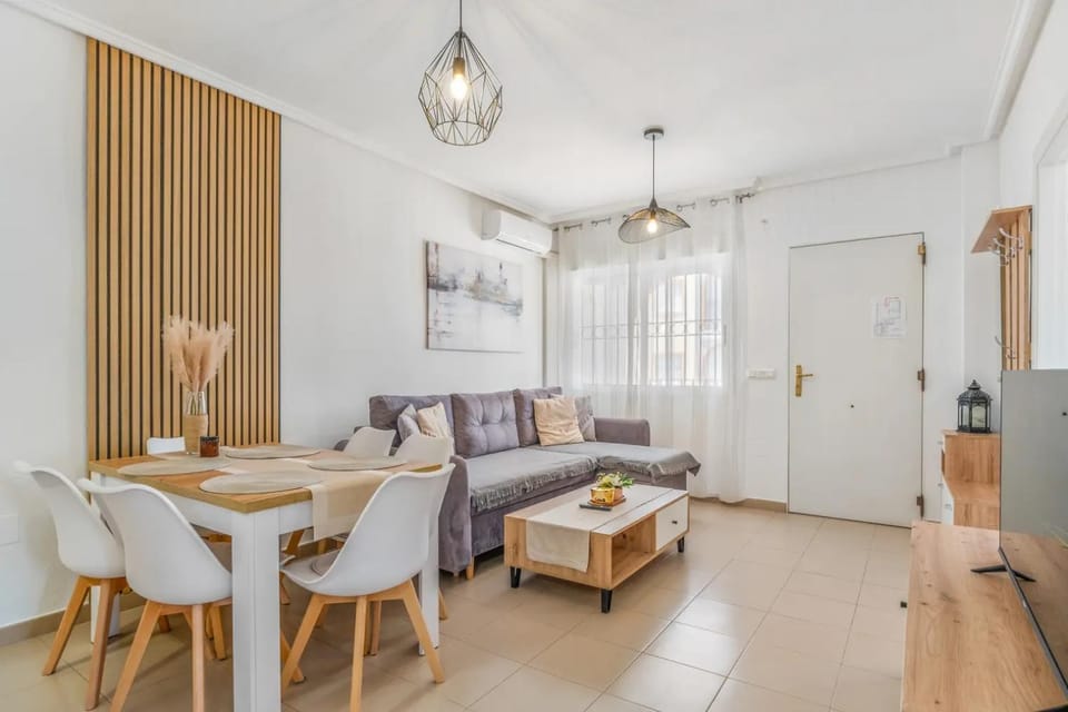 Communal lounge/ TV room, Living room, Dining area