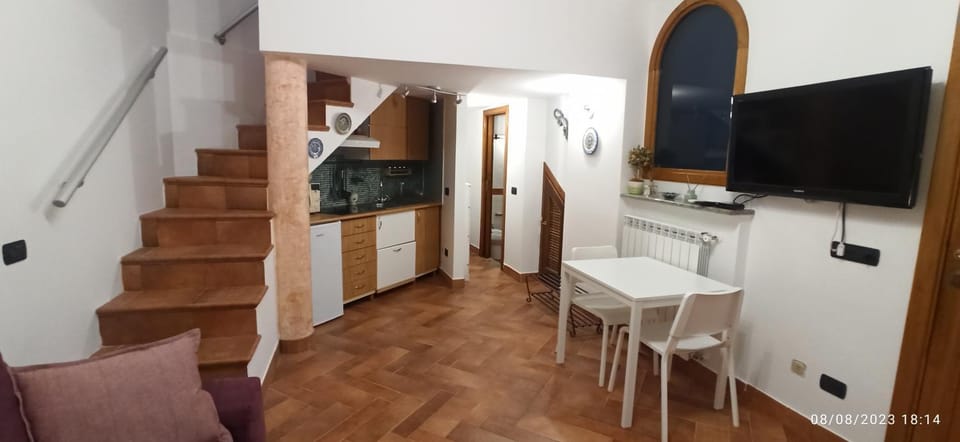 TV and multimedia, Kitchen or kitchenette, Seating area, Dining area