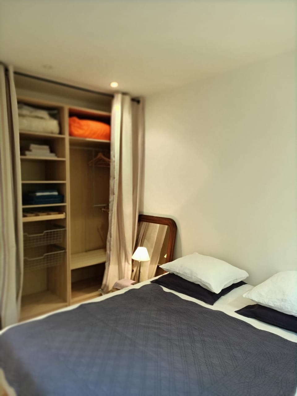 Photo of the whole room, Bedroom, storage