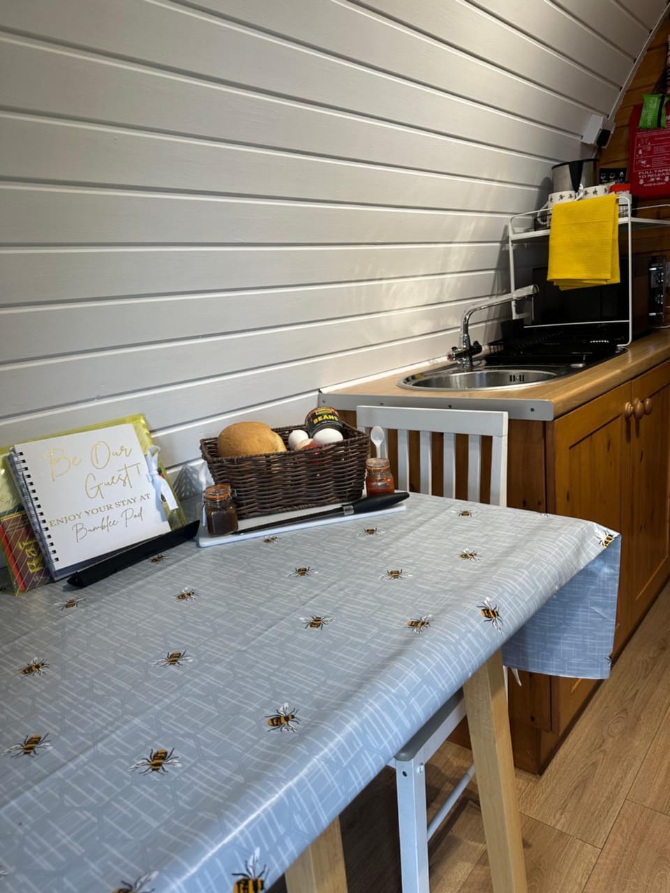 Acorns Luxury Glamping Campground/ 
RV Resort in Wales