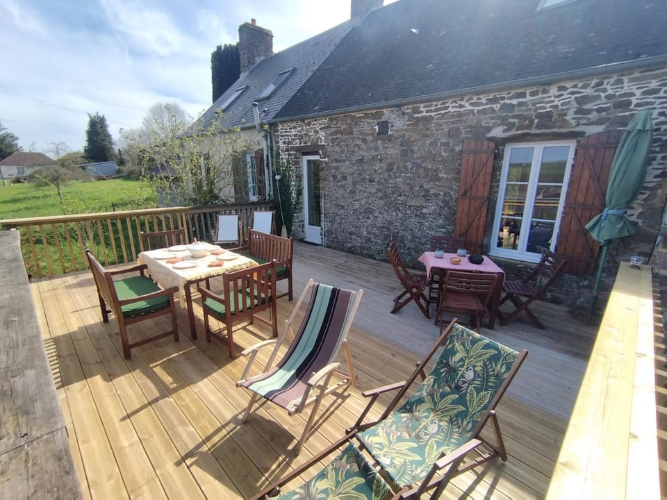 View (from property/room), Balcony/Terrace, sunbed