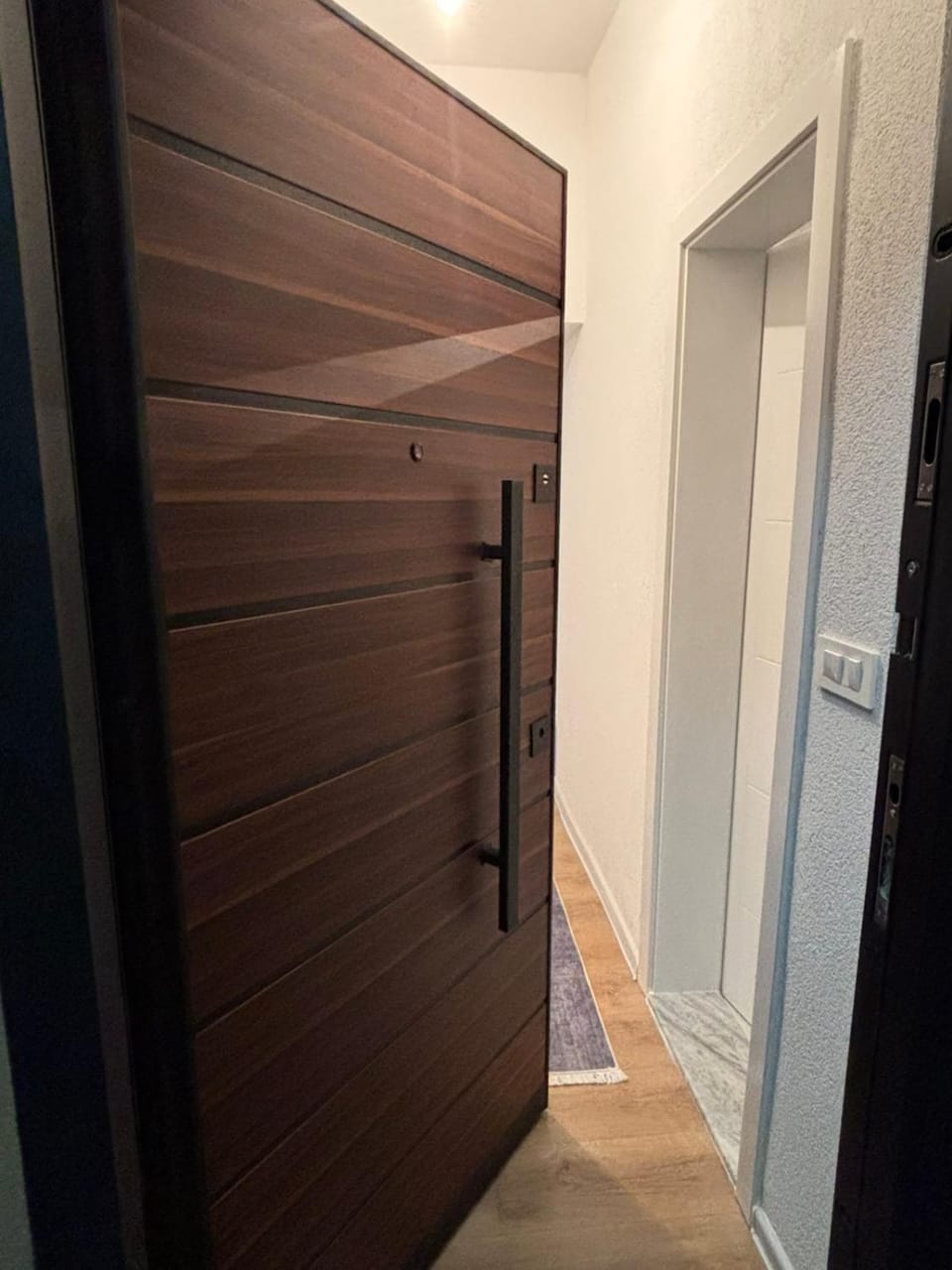 Facade/entrance, oven