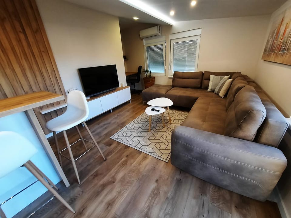 Dream Home, FREE GARAGE Apartment in Serbia