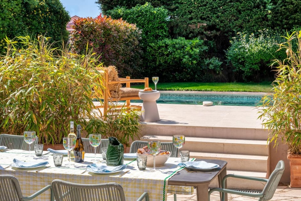 Sumptuous family villa with swimming pool within walking distance of Cannes Villa in Cannes