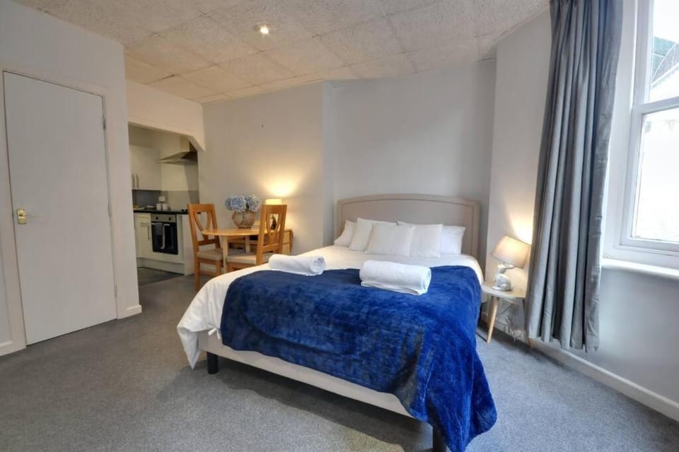 Central studio beach apartment Apartment in Bournemouth